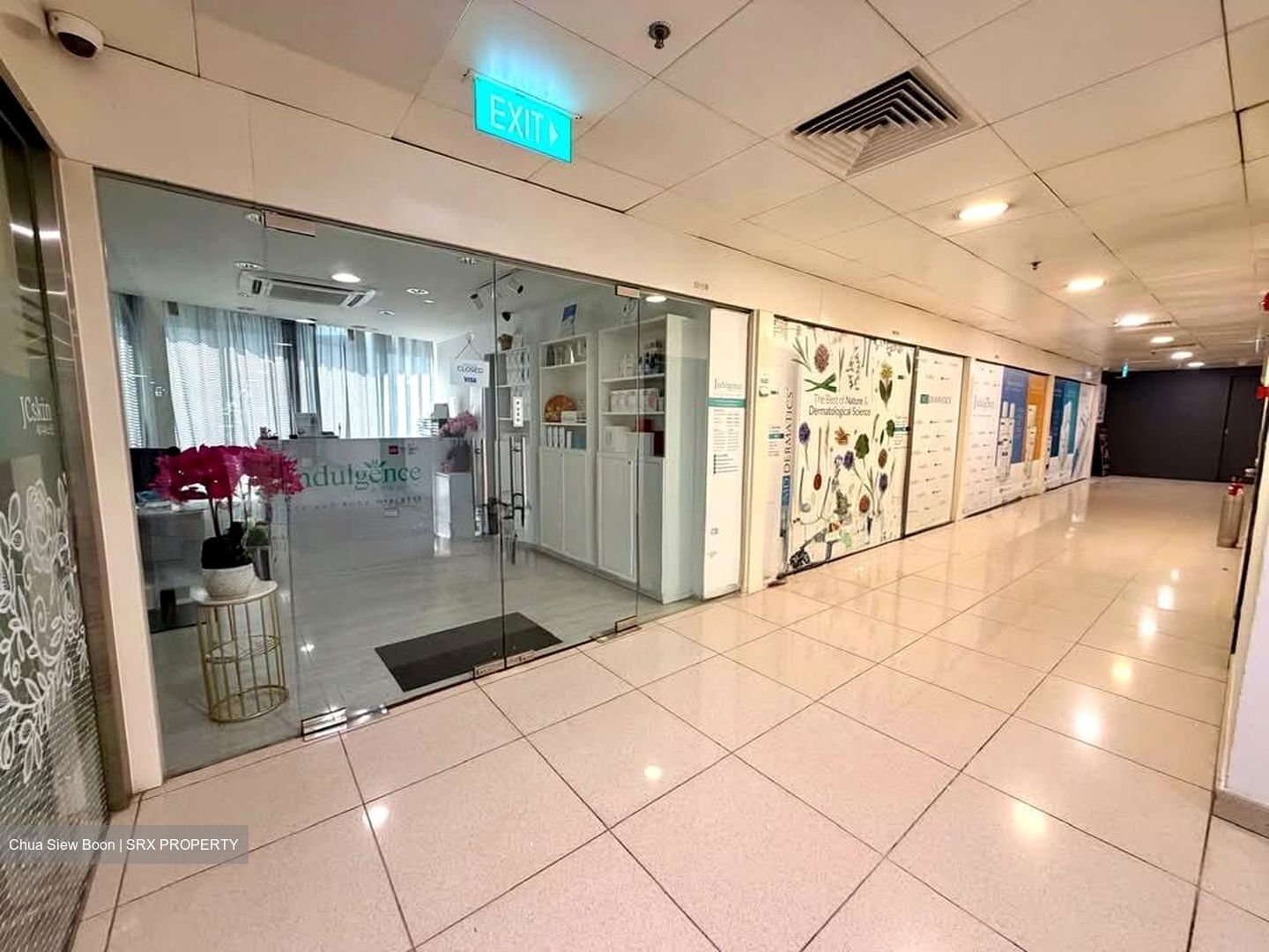 International Plaza (D2), Retail #551152781